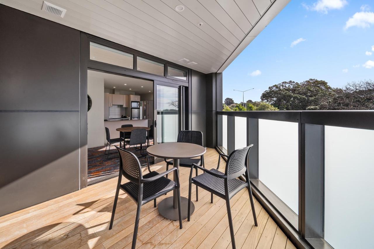 Ramada By Wyndham Newmarket Auckland Exteriör bild