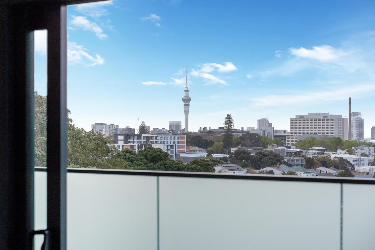 Ramada By Wyndham Newmarket Auckland Exteriör bild
