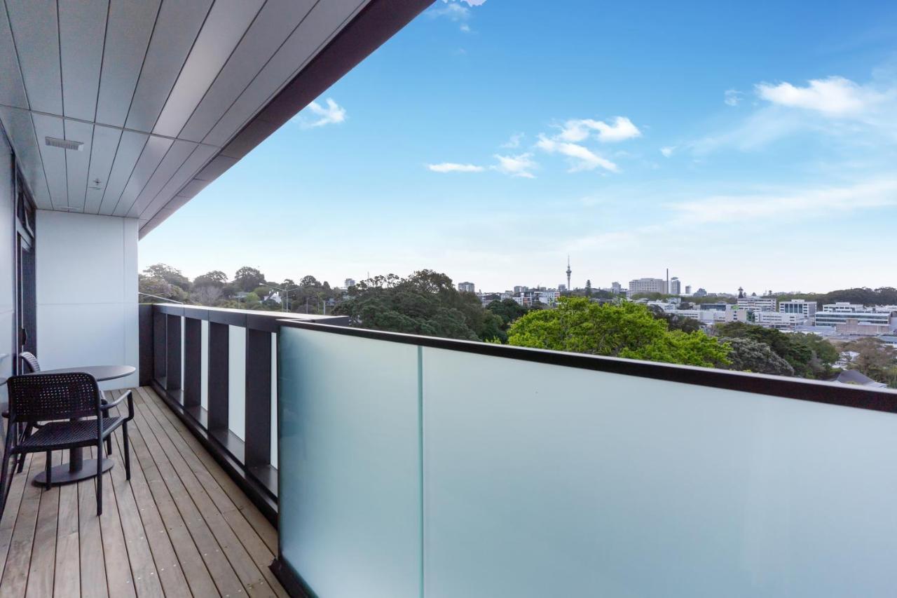 Ramada By Wyndham Newmarket Auckland Exteriör bild