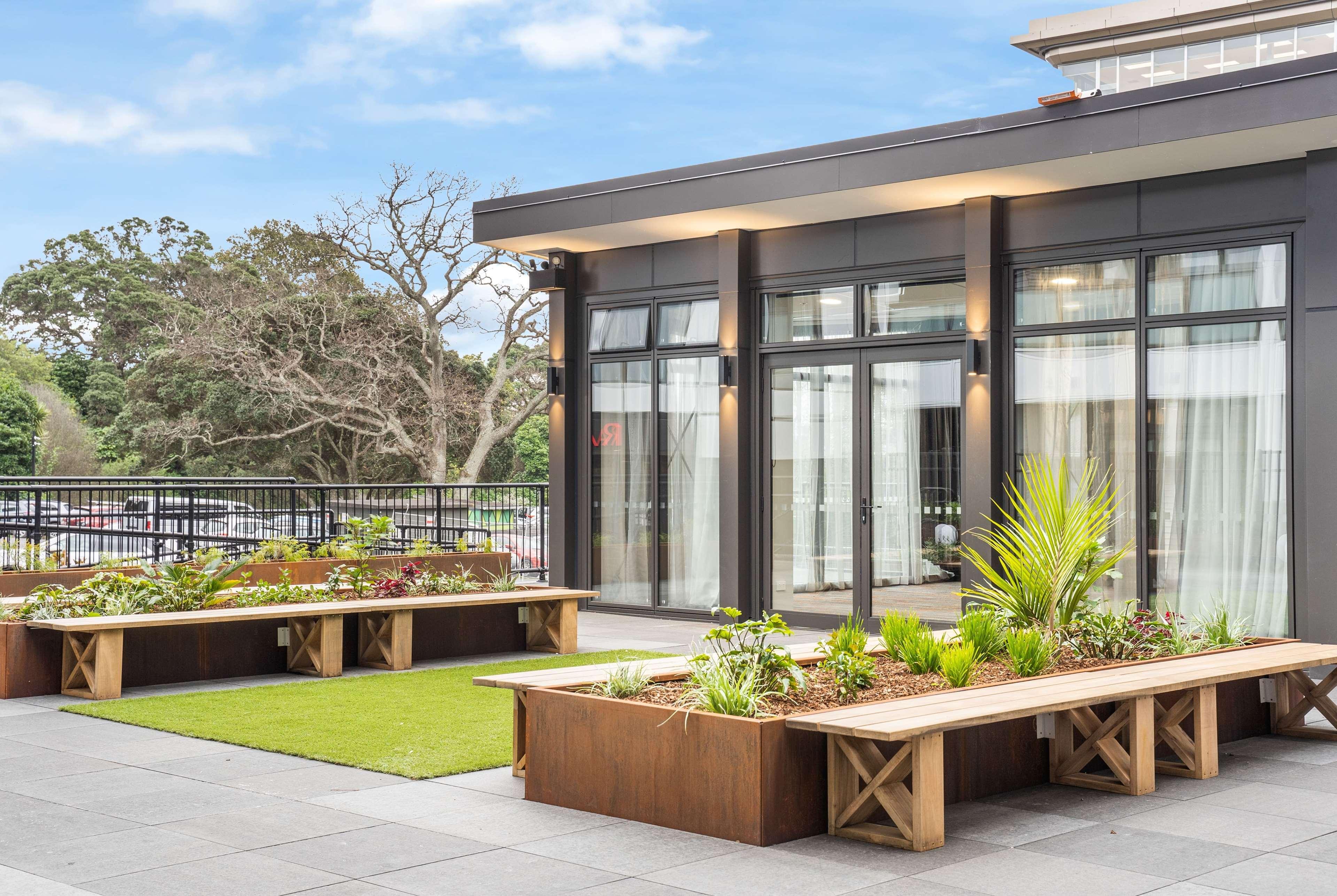 Ramada By Wyndham Newmarket Auckland Exteriör bild